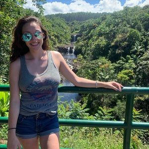 Meet your Posher, Ashley